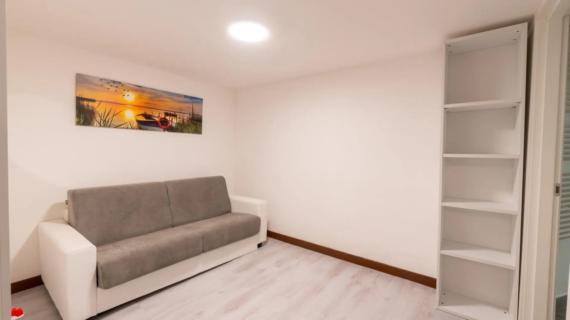 Sweet Dreams Apartment Peschiera del Garda 0*,  Italy